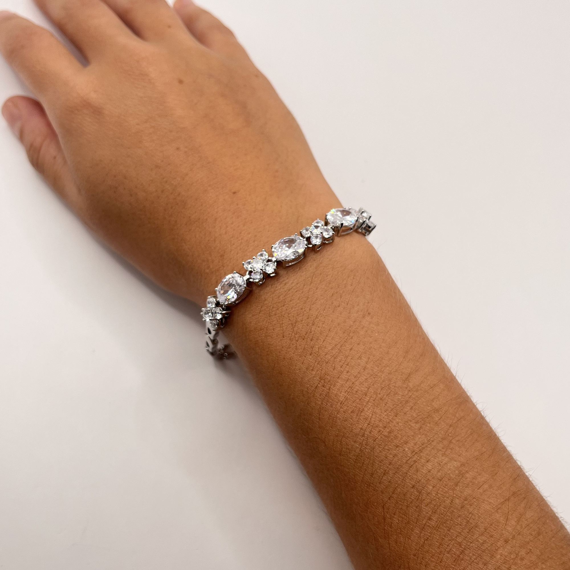 Pulsera de rodio plateada flor de cristales 2