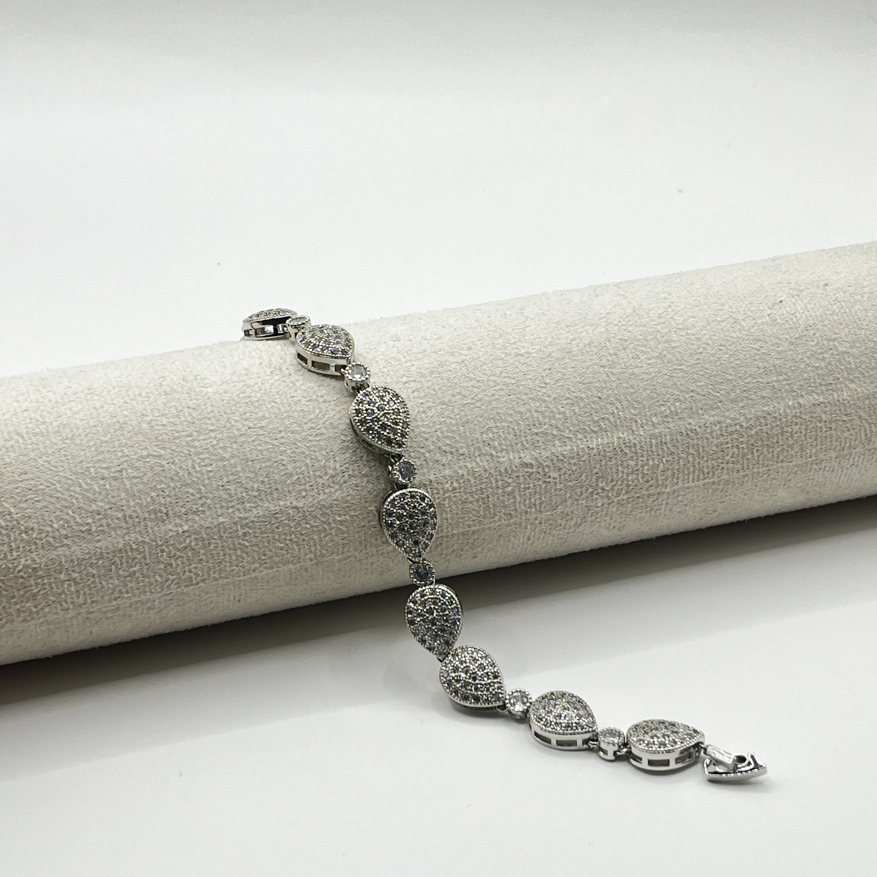 Pulsera de rodio plateada gota de cristales 3