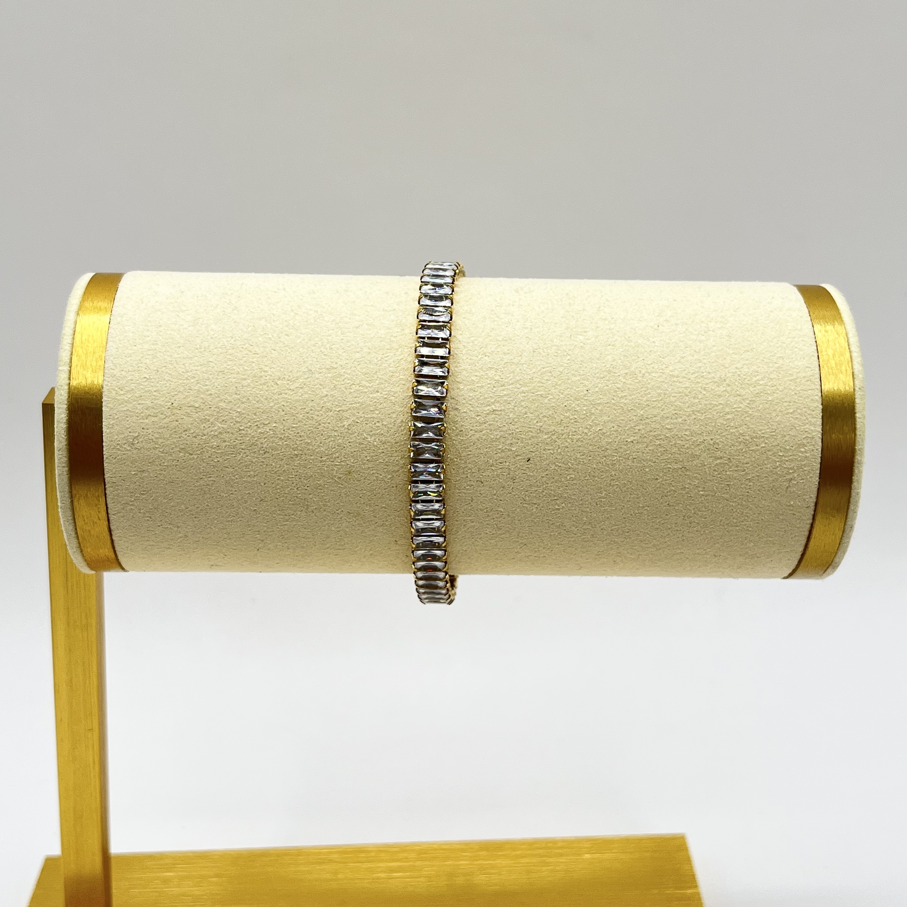 Pulsera de acero dorada ajustable con cristales rectangulares 2