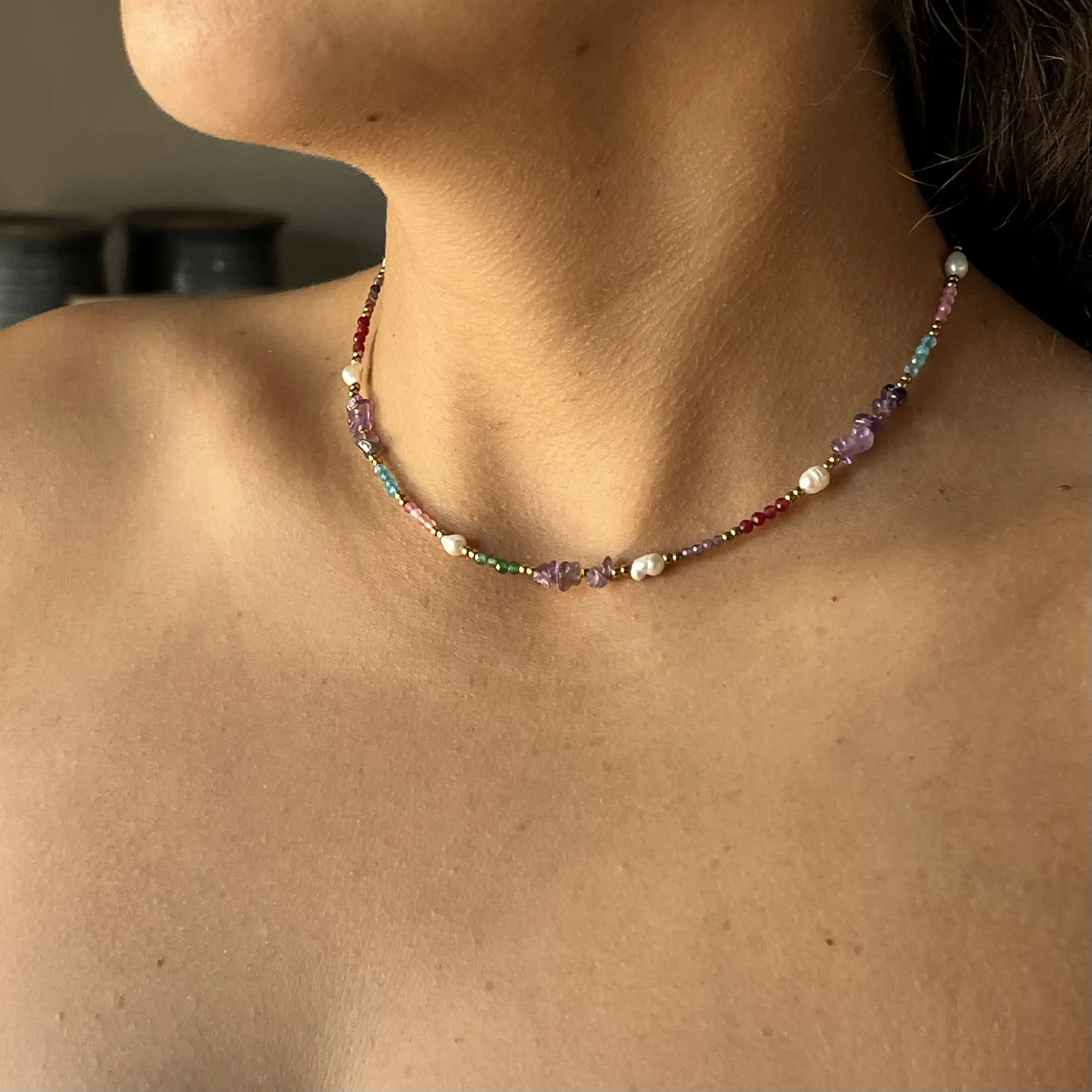 Choker de acero quirúrgico multicolor con perlas y piedras 2