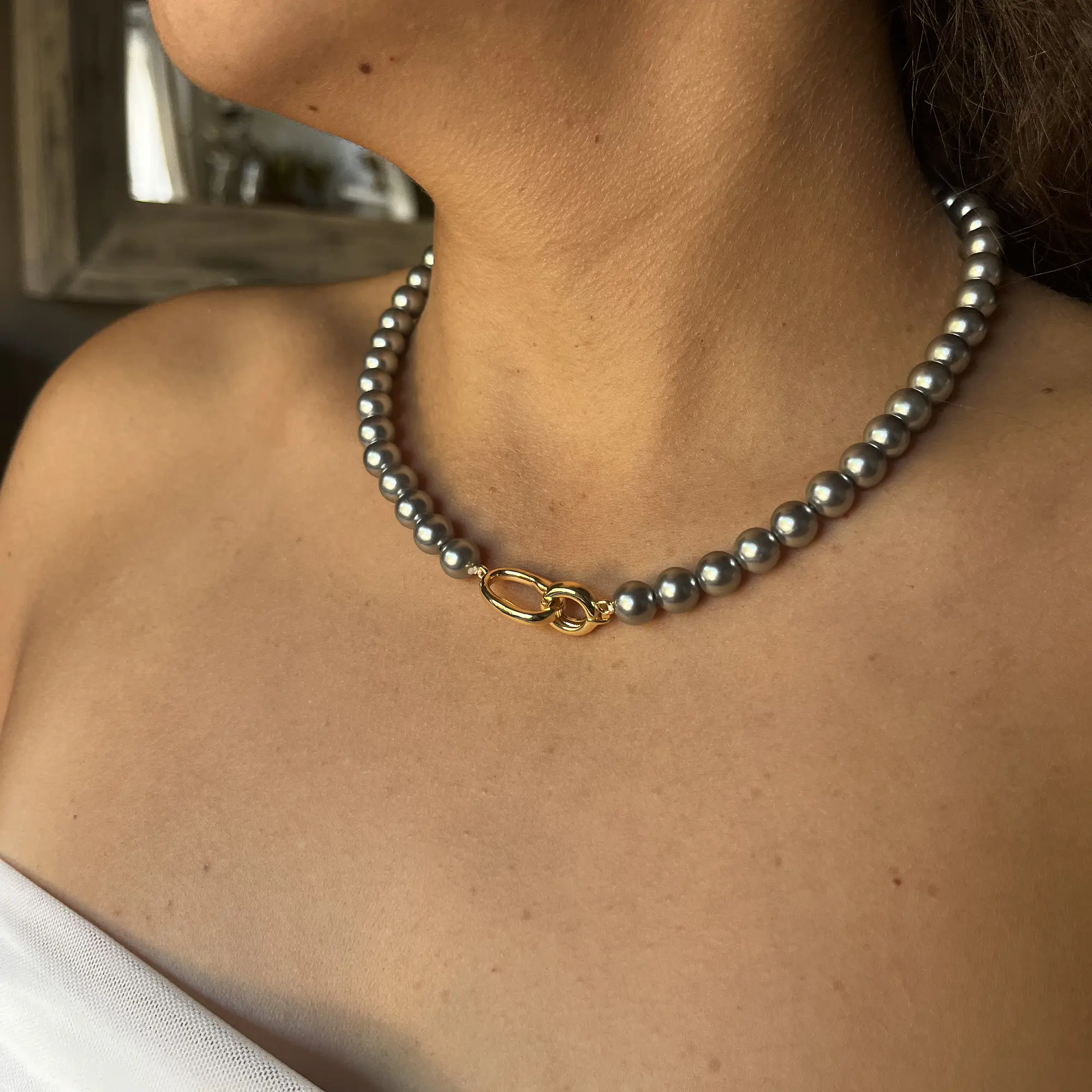 Collar de acero quirúrgico con perlas grises 3