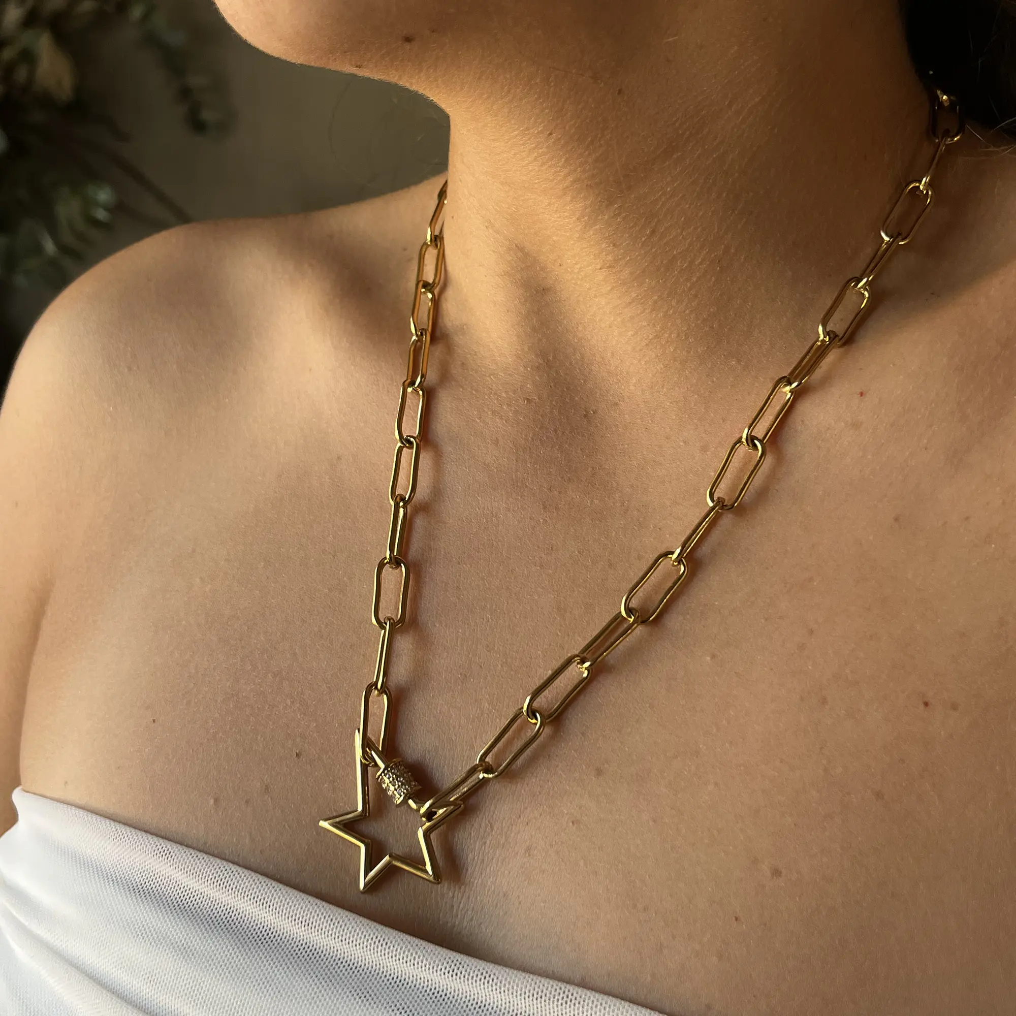 Collar de acero quirúrgico dorado de cadena con estrella 2