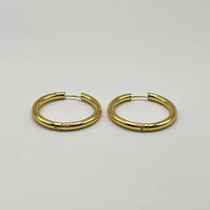 Argollas de acero quirúrgico doradas grandes