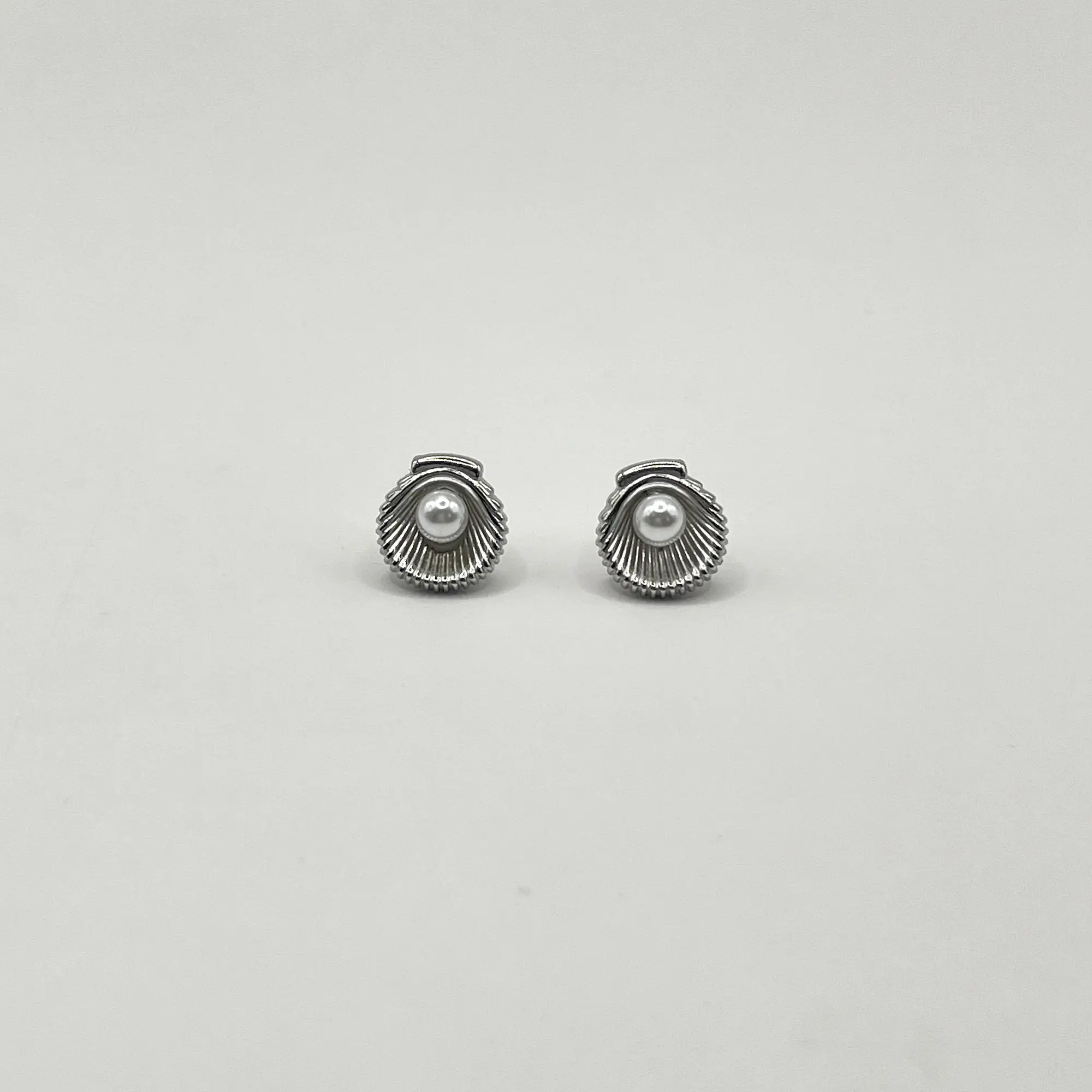 Aros perla de mar plateados 1