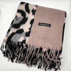 Bufanda Cashmere Animal Print Rosa