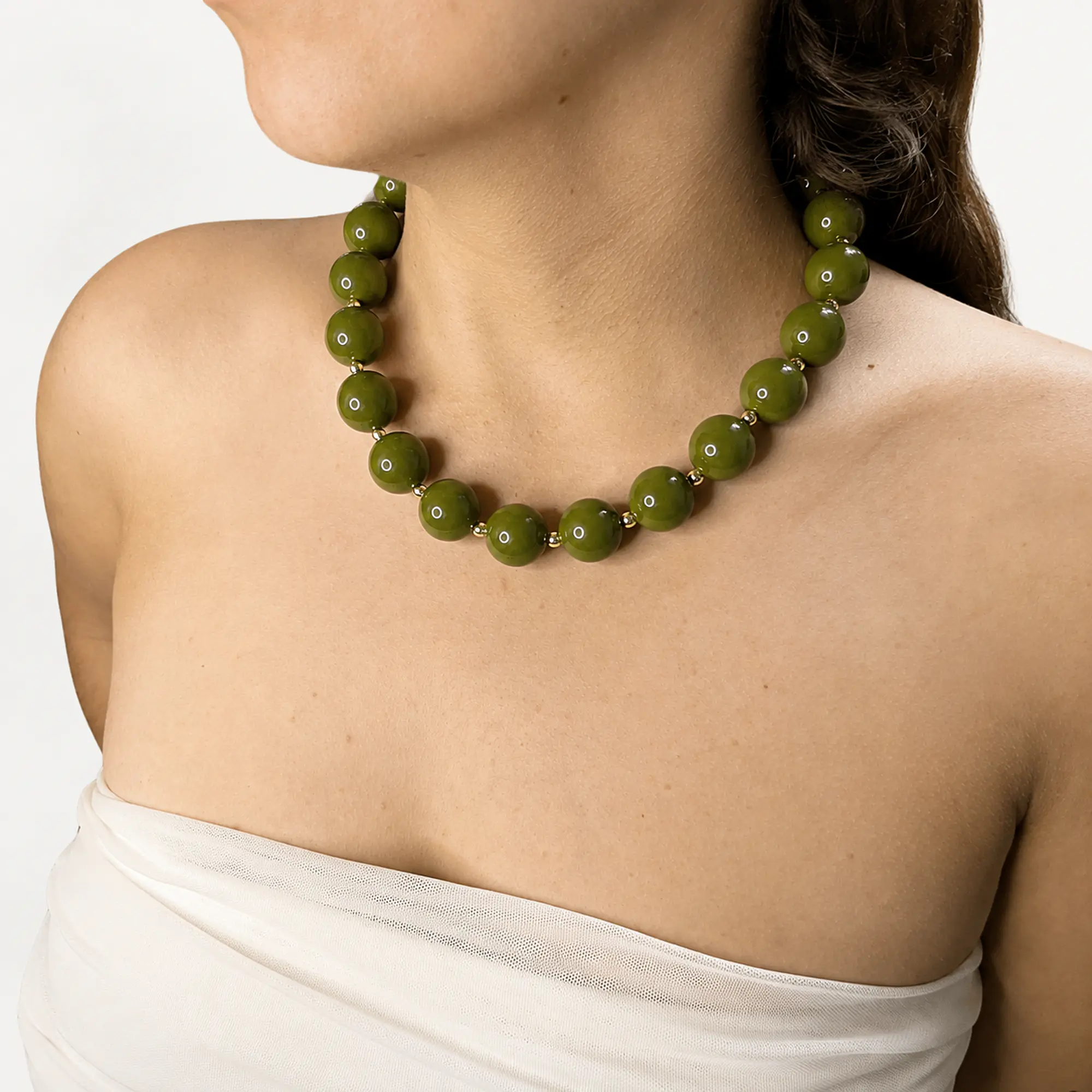Collar de acero quirúrgico y esferas verde oliva 2