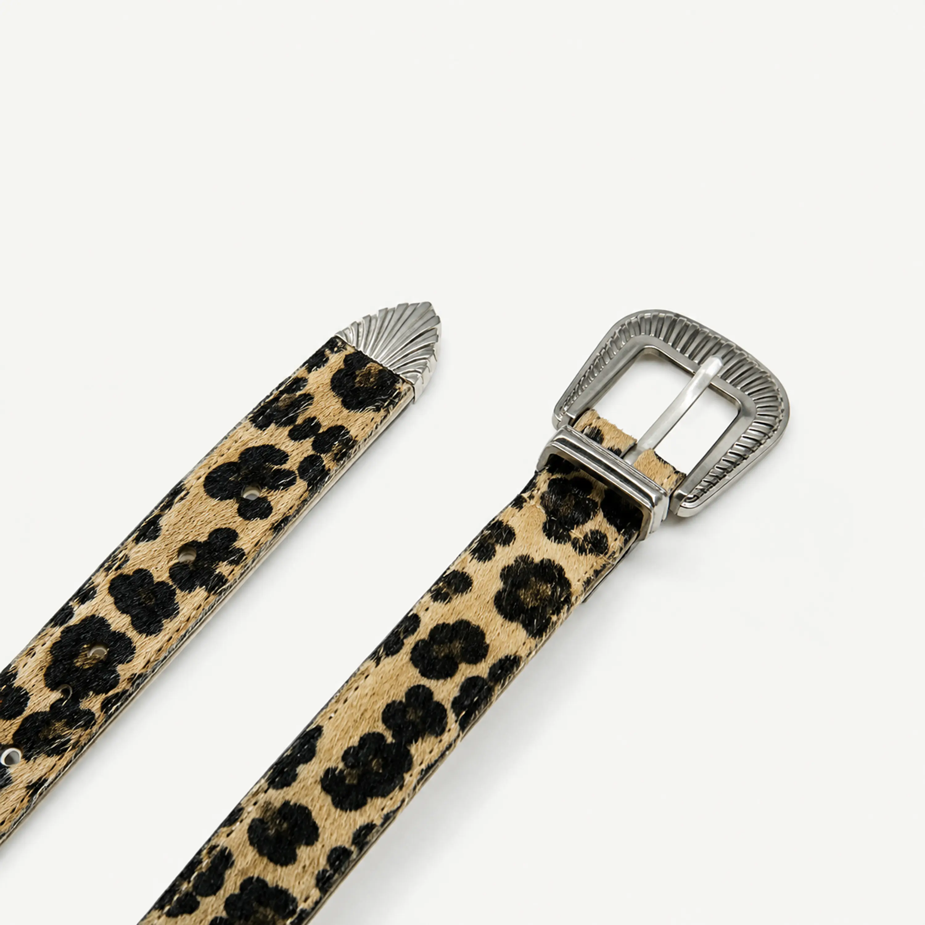 Cinturón animal print leopardo con tachas 1
