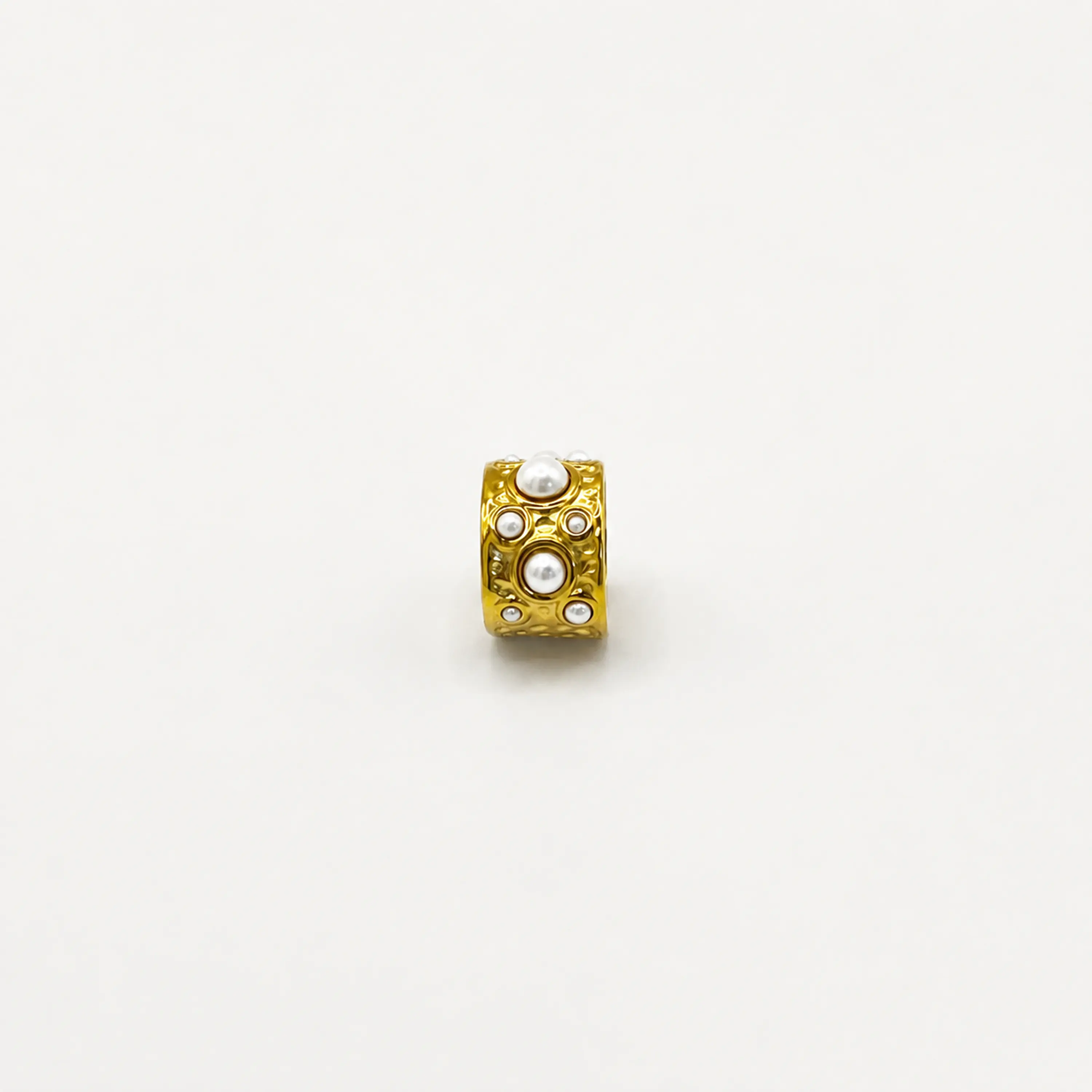 Anillo ajustable dorado con perlas 2