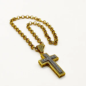 Collar de acero quirúrgico dorado con cruz grande