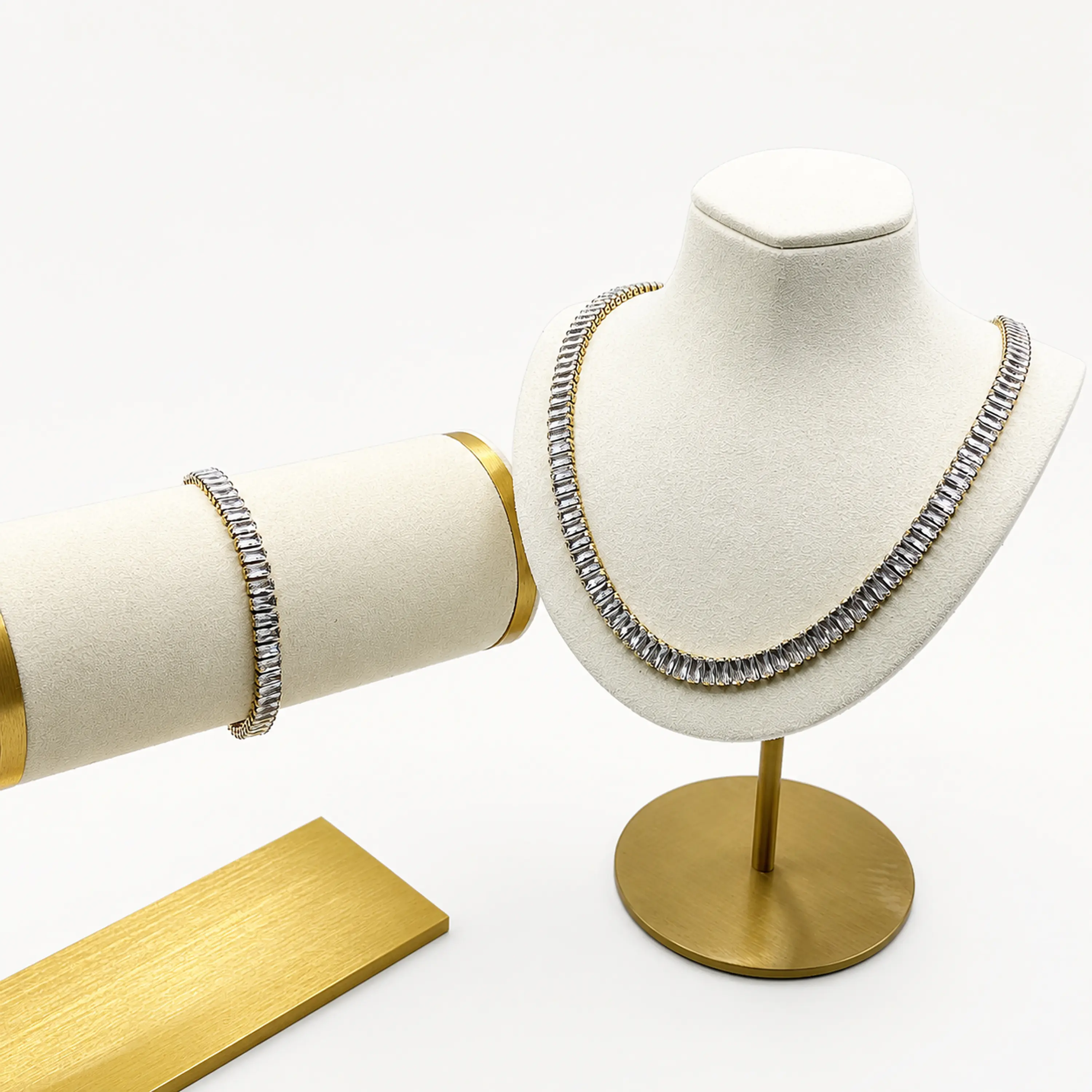 Conjunto de acero quirúrgico con collar y pulsera de cristales 1