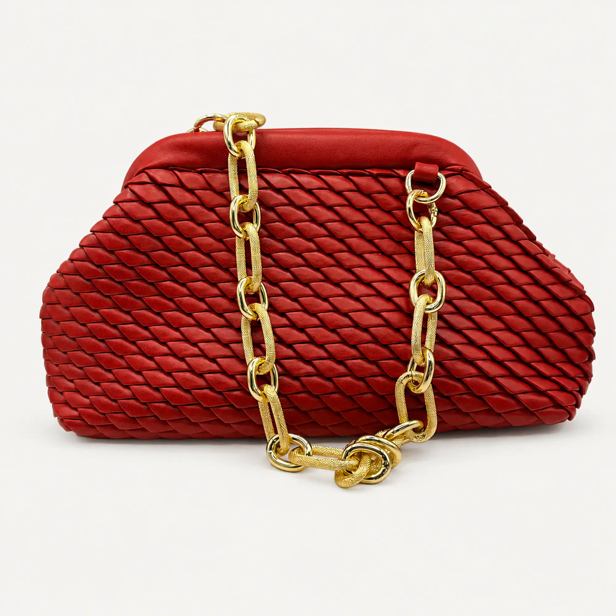Cartera con cadena roja 1