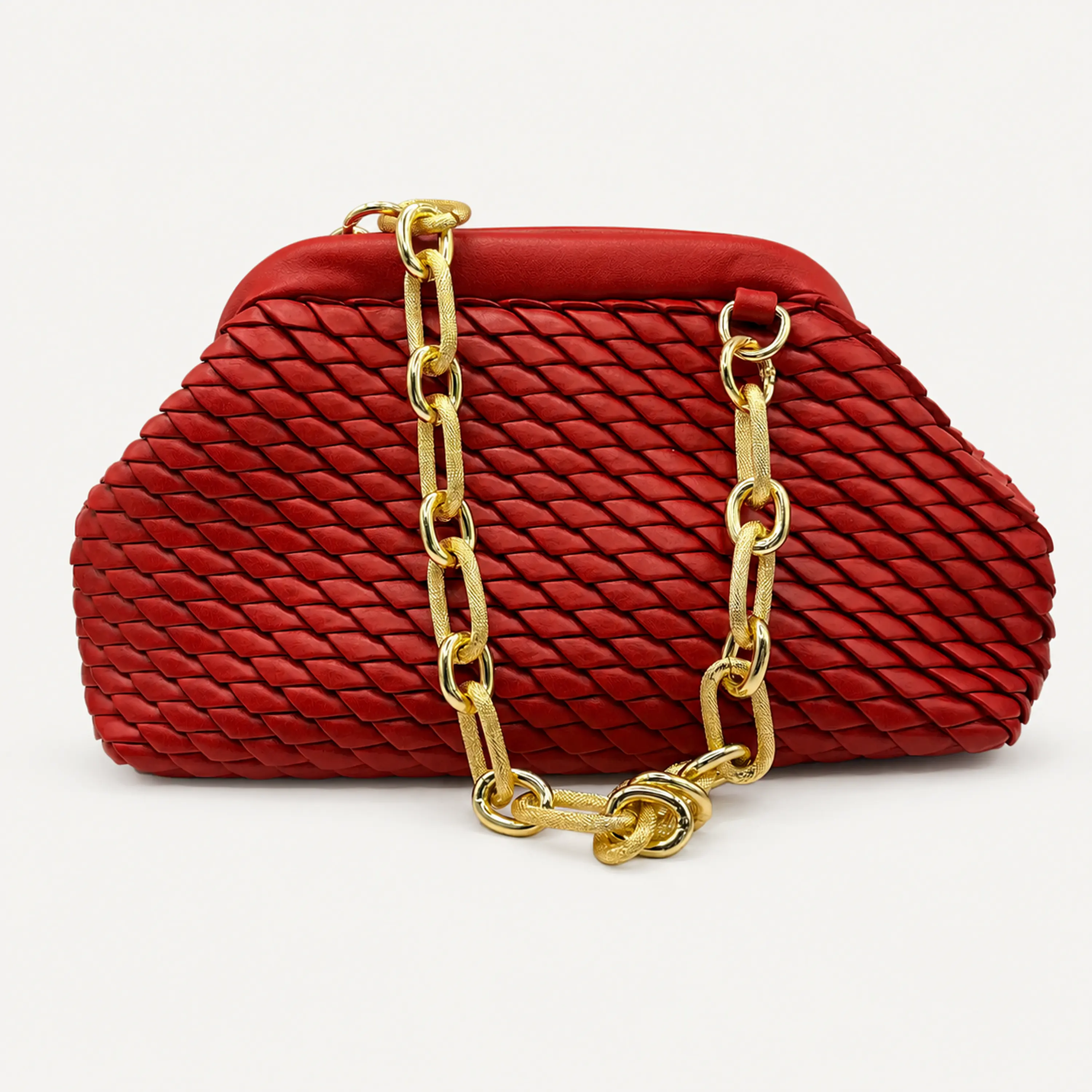 Cartera con cadena roja 1