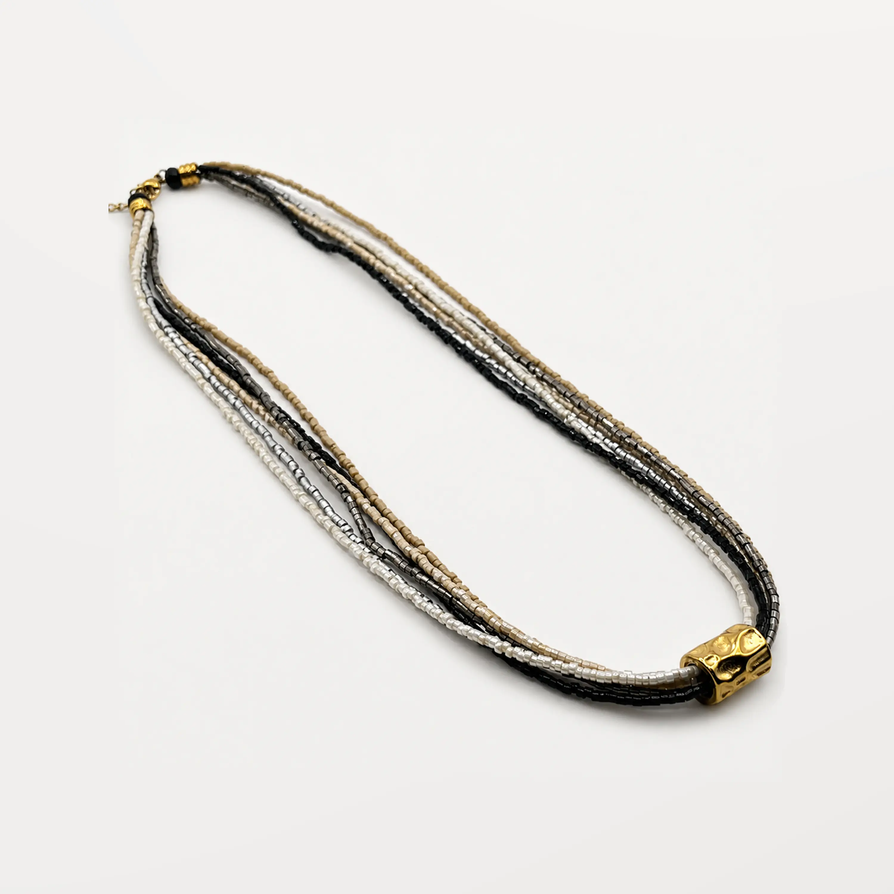 Collar de acero quirúrgico de cinco vueltas con mostacillas 1