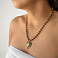 Collar de acero quirúrgico dorado de esferas con corazón sagrado - Miniatura 2