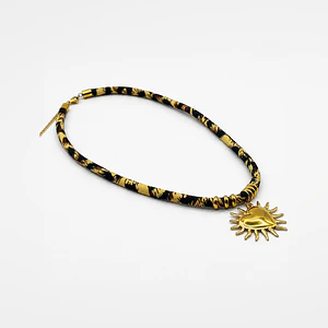 Collar de acero quirúrgico animal print con corazón sagrado