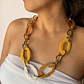 Collar de fantasía ajustable con eslabones carey y dorados - Miniatura 2