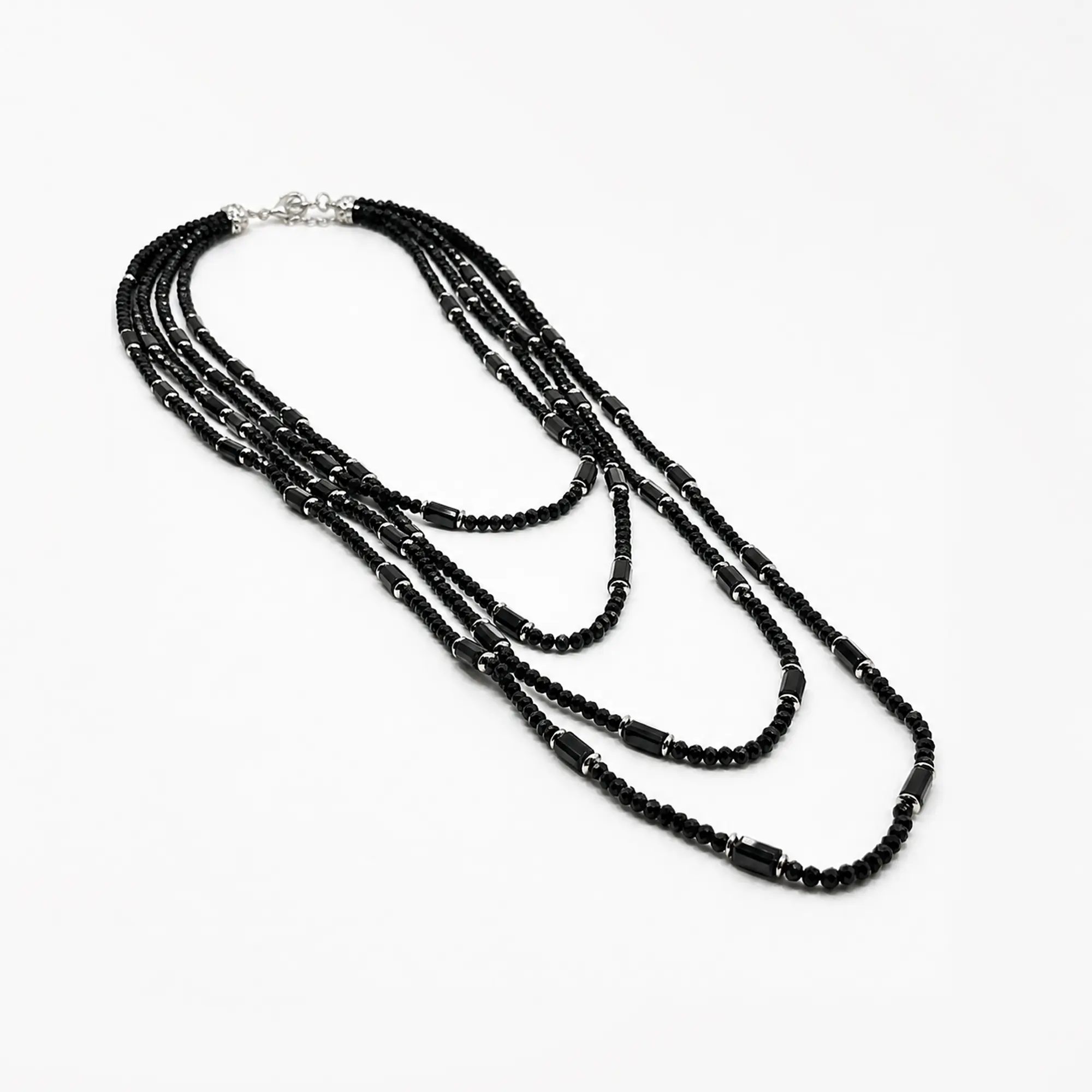 Collar de fantasía negro brillante de cuatro vueltas 1