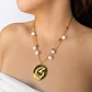 Collar de acero quirúrgico dorado con perlas de río y dije orgánico - Miniatura 3