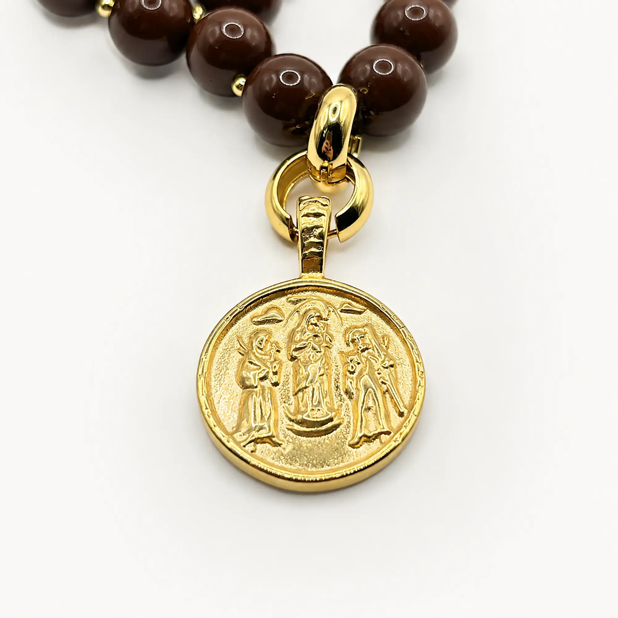 Collar de acero quirúrgico y esferas café con dije San Benito 2