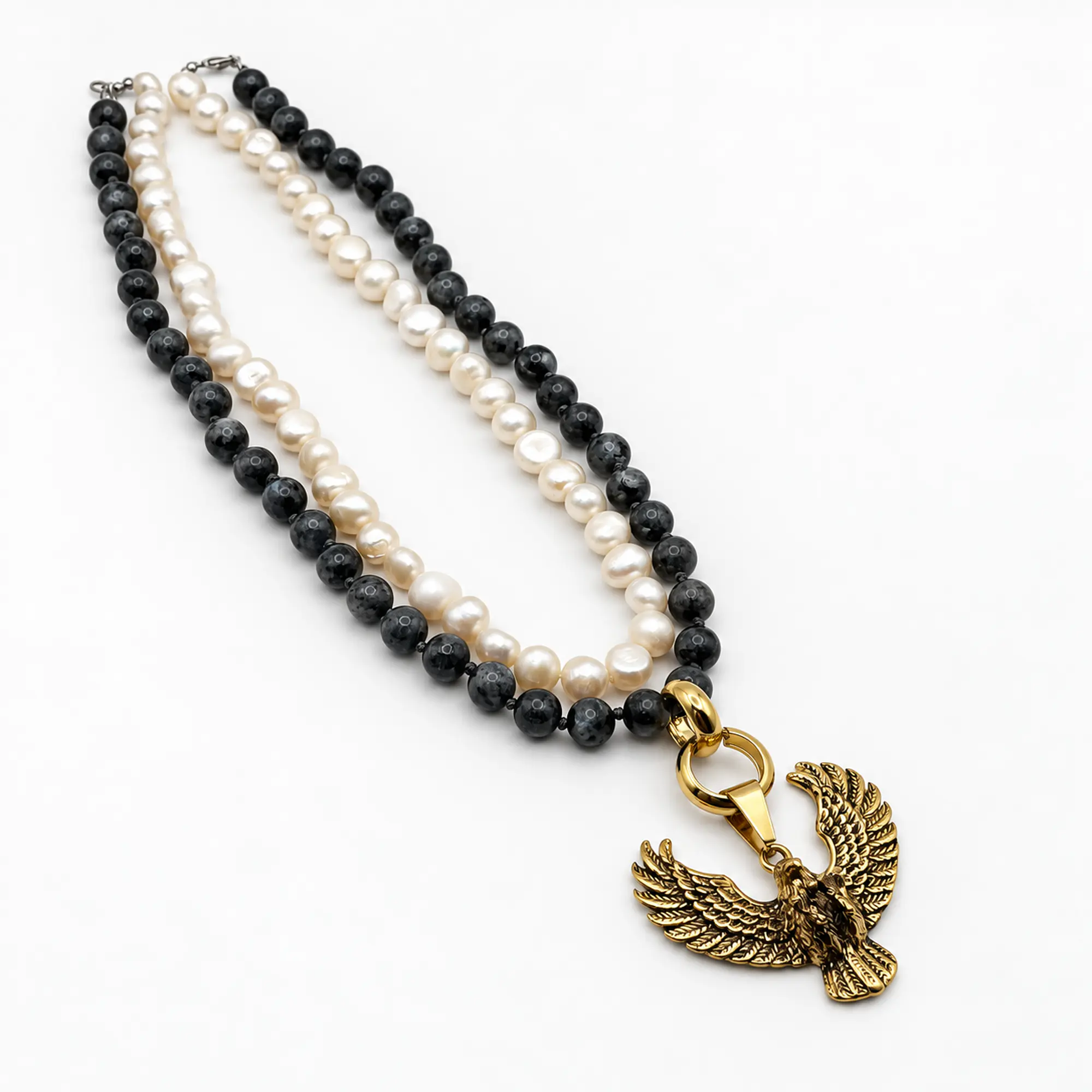 Collar doble de acero dorado con piedra natural sodalita, perlas de río y dije de águila 5