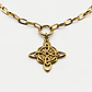 Collar de acero dorado con dije nudo de bruja - Miniatura 1