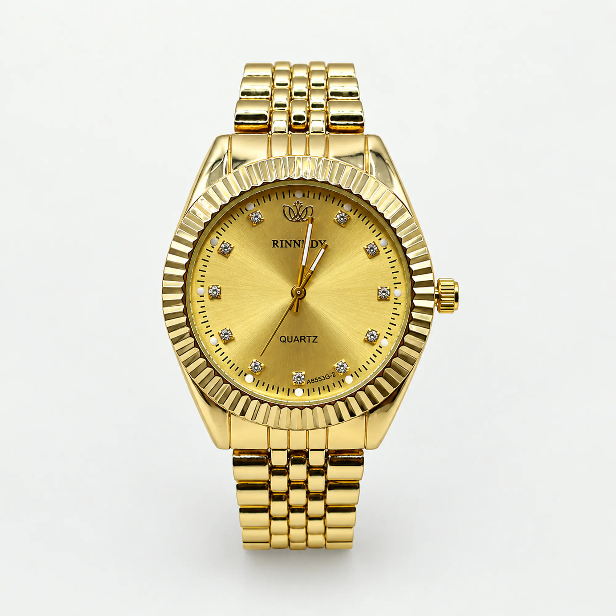 Reloj delgado de acero quirúrgico dorado con marco acanalado y cristales 2