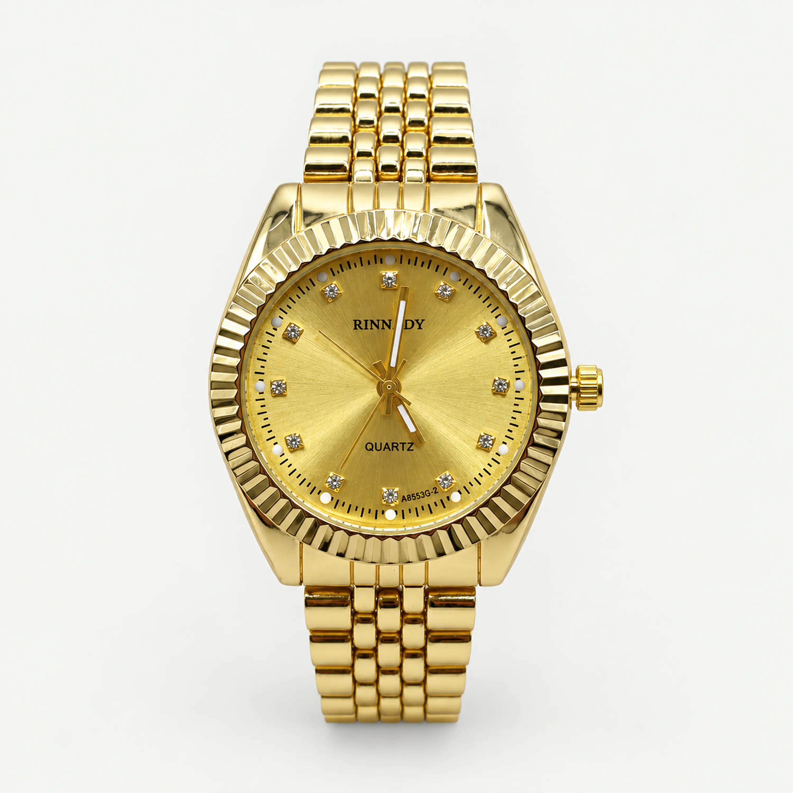 Reloj grande de acero quirúrgico dorado con marco acanalado y cristales 1
