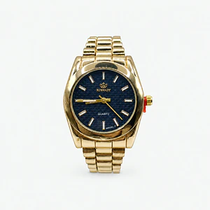 Reloj delgado de acero dorado con fondo negro