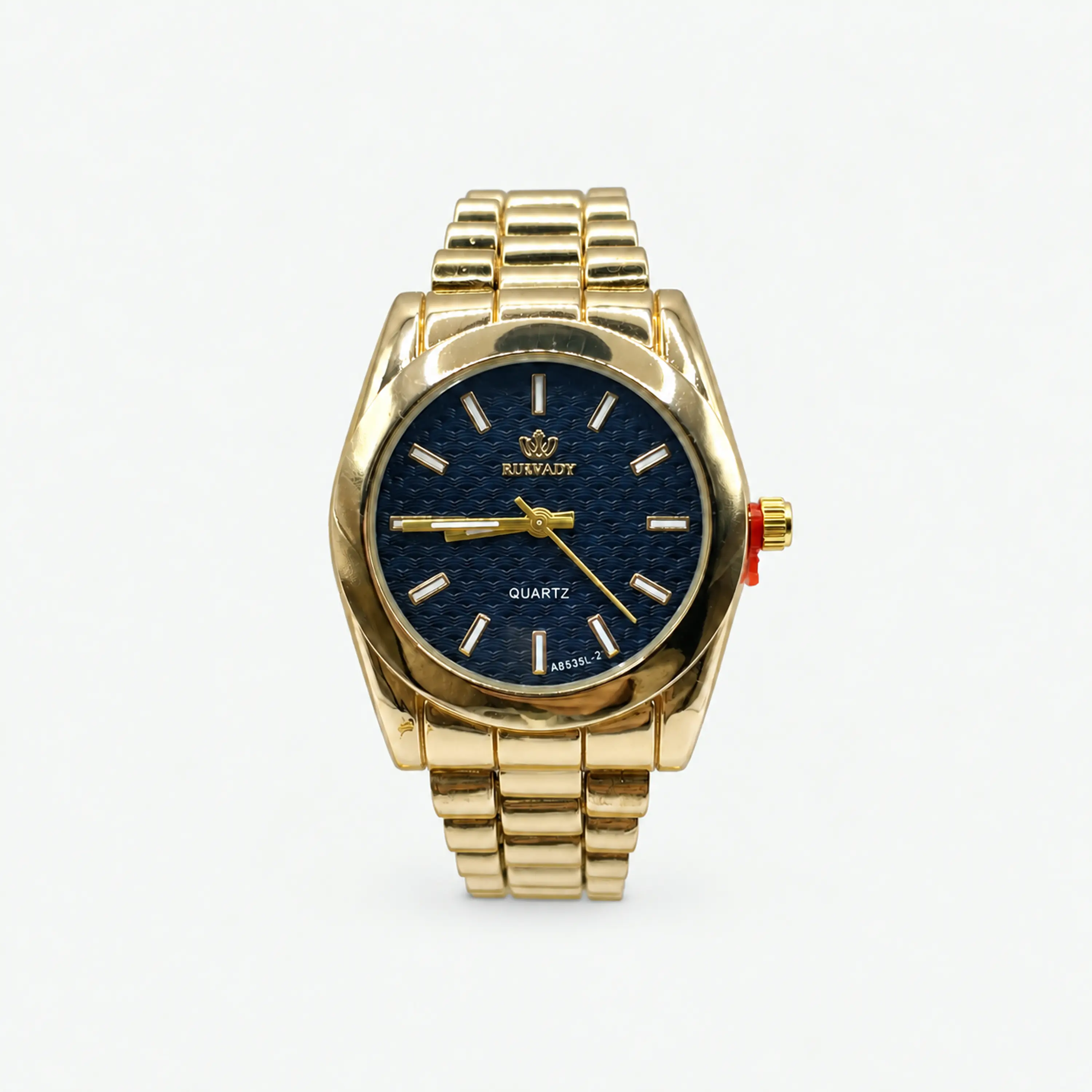 Reloj delgado de acero dorado con fondo negro 2