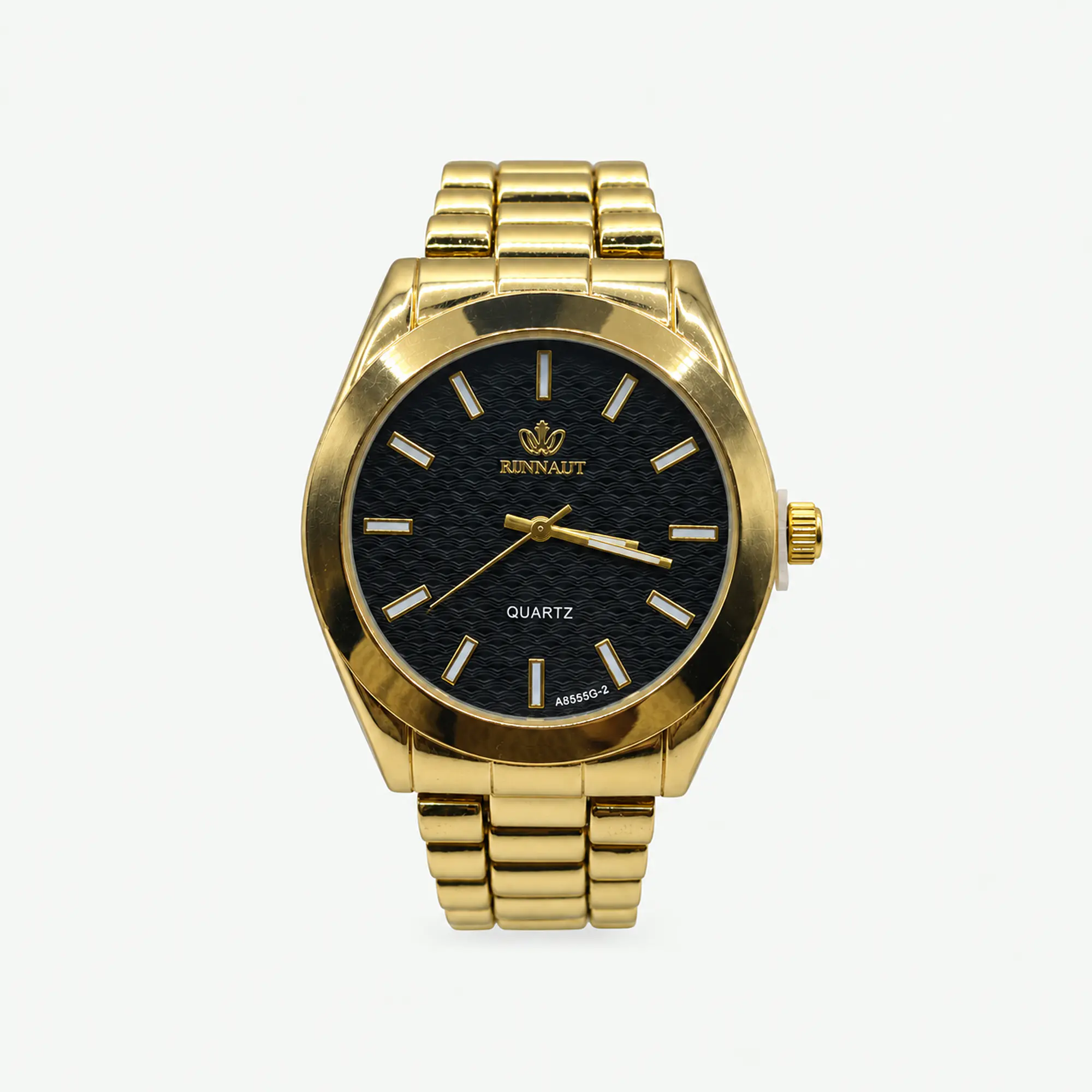 Reloj grande de acero dorado con fondo negro 1