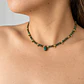 Choker de acero quirúrgico verde con detalles dorados - Miniatura 2