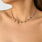 Choker de acero quirúrgico con mostacillas lila y dijes dorados - Miniatura 2