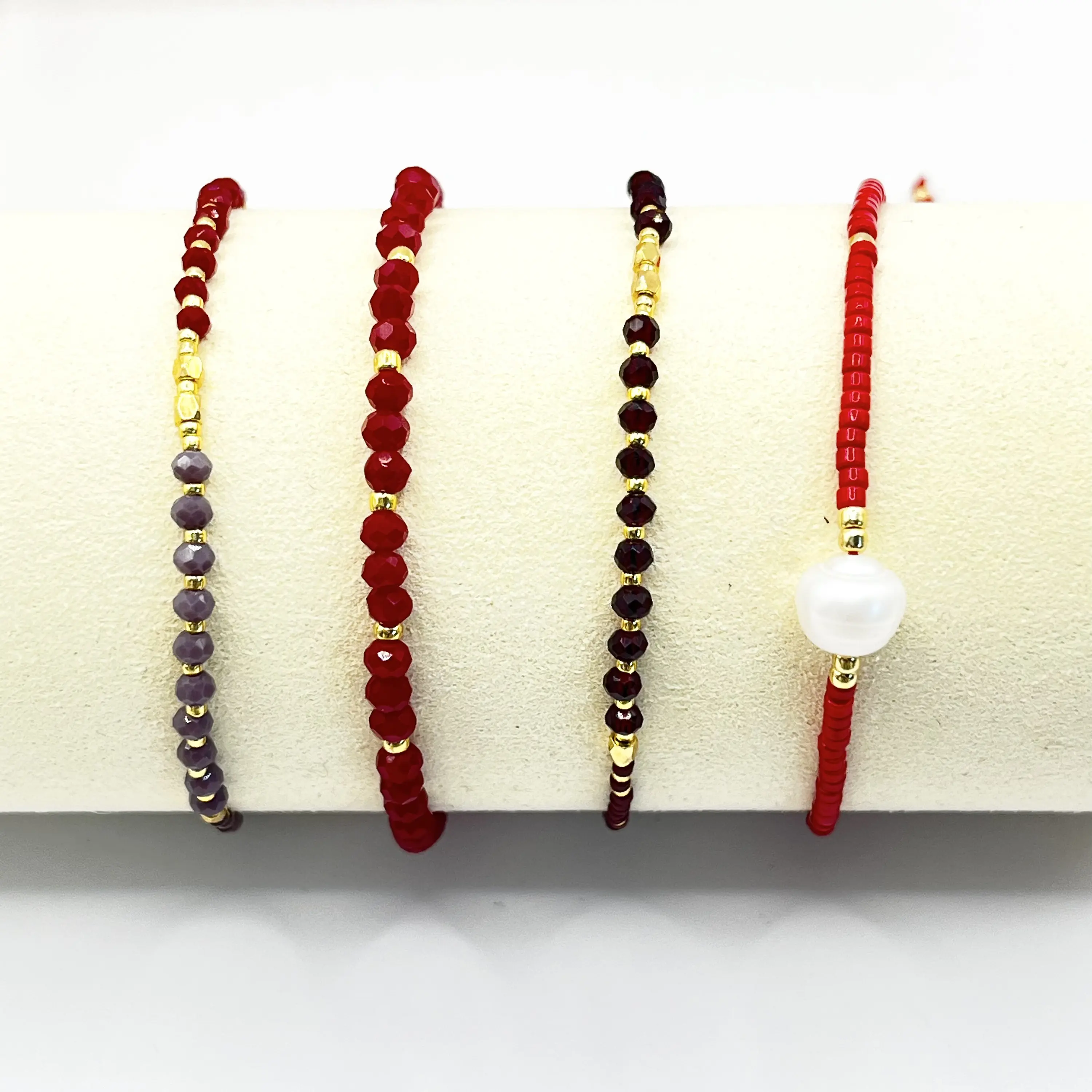 Set de 4 pulseras de acero quirúrgico con hilo ajustable y cristales 3