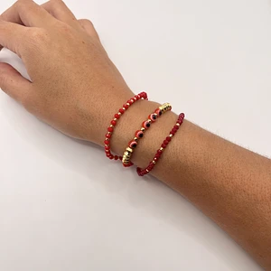 Set de 3 pulseras de acero quirúrgico con hilo ajustable