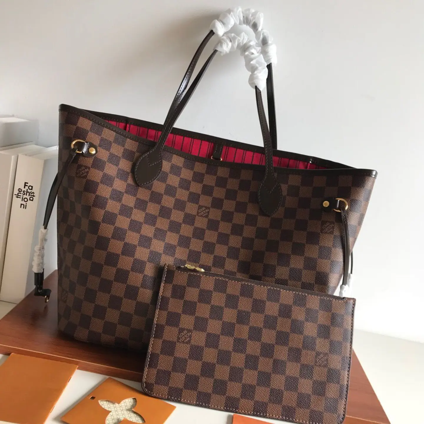 Tote Damier, marrón con interior rojo 1