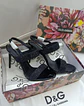 Sandalias de taco con pedrería negra - Miniatura 2