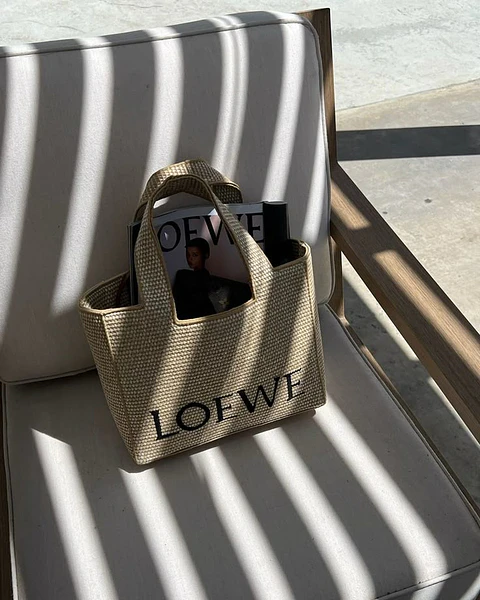 Tote de rafia texto bordado