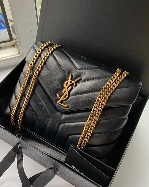 Bolso acolchado con cadena