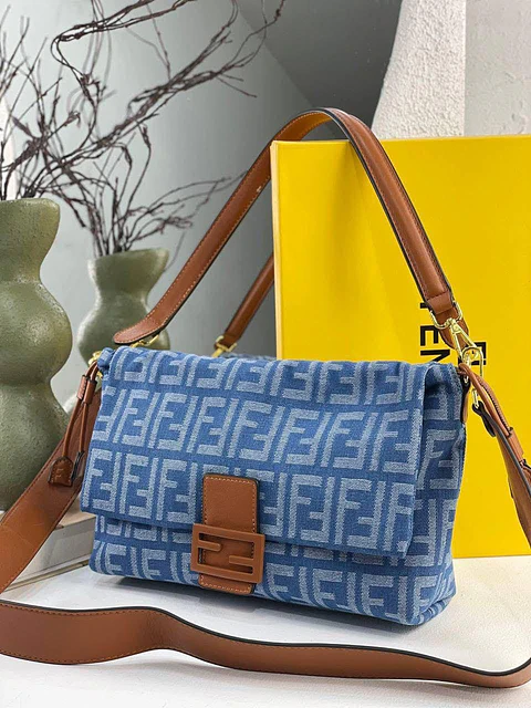 Bolso de solapa con estampado FF 