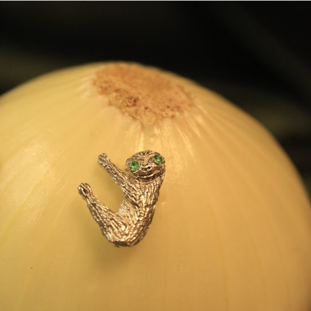 Aretes Oso Peresozo Plata y Esmeraldas 1