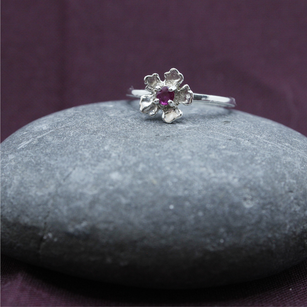 Anillo Flor de Guasca Rubí Plata 2