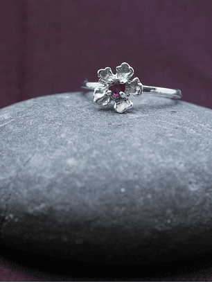 Anillo Flor de Guasca Rubí Plata