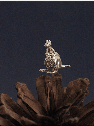 Broche canguro plata 
