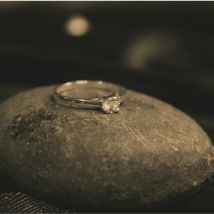 Anillo solitario compromiso  plata circón 3