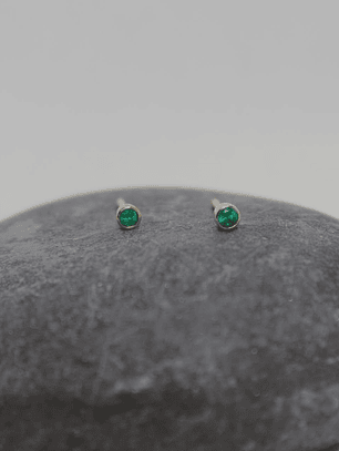 Topos esmeraldas 2.8mm oro de 18k