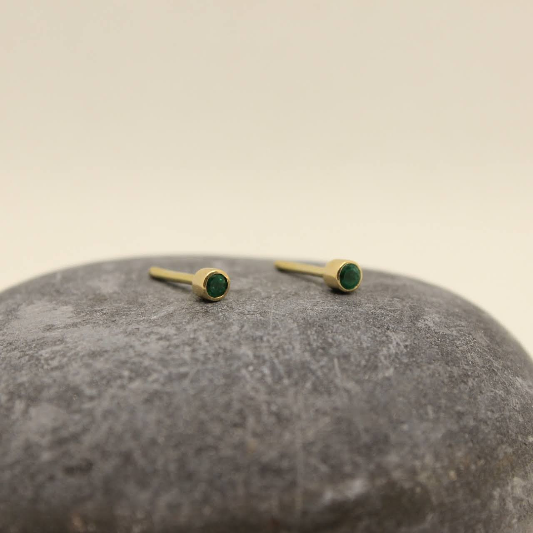 Topos esmeraldas 2.8mm oro de 18k 4