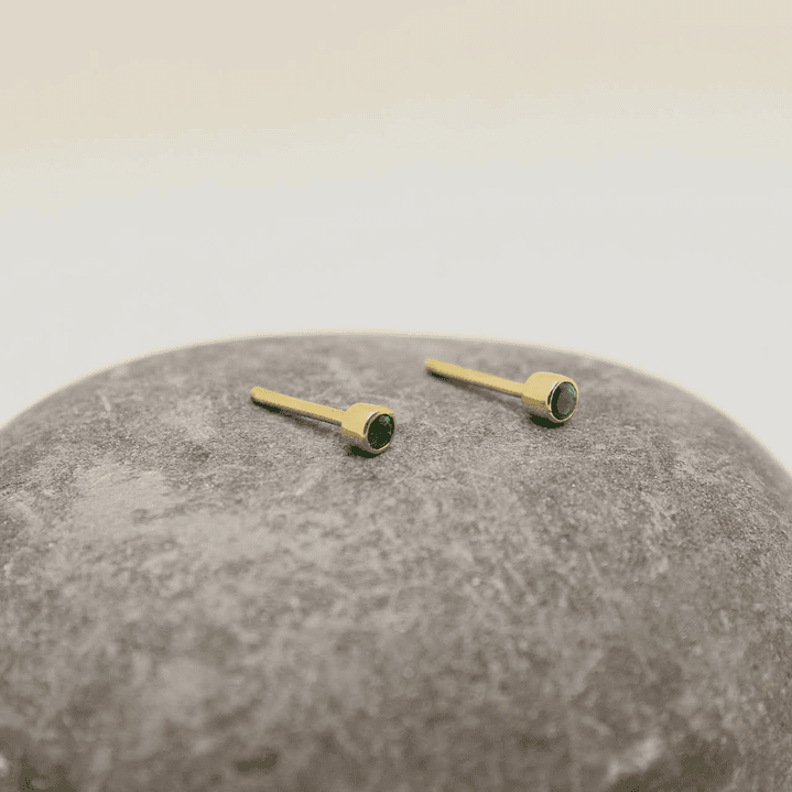 Topos esmeraldas 2.8mm oro de 18k 3