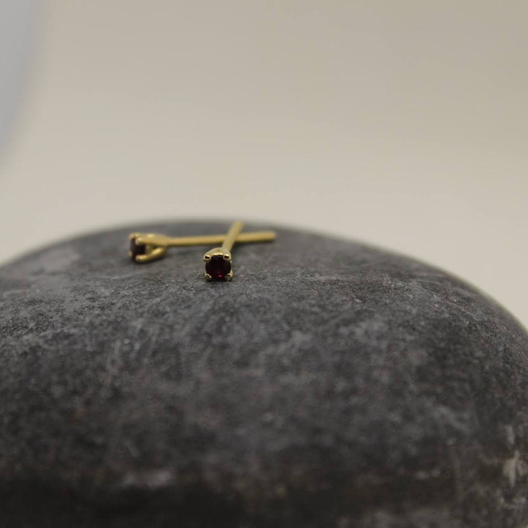 Aretes rubi oro amarillo de 18k 2
