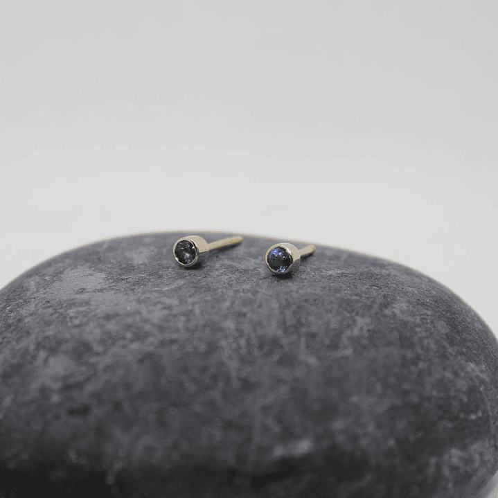 Aretes zafiros de 3mm oro amarillo 1