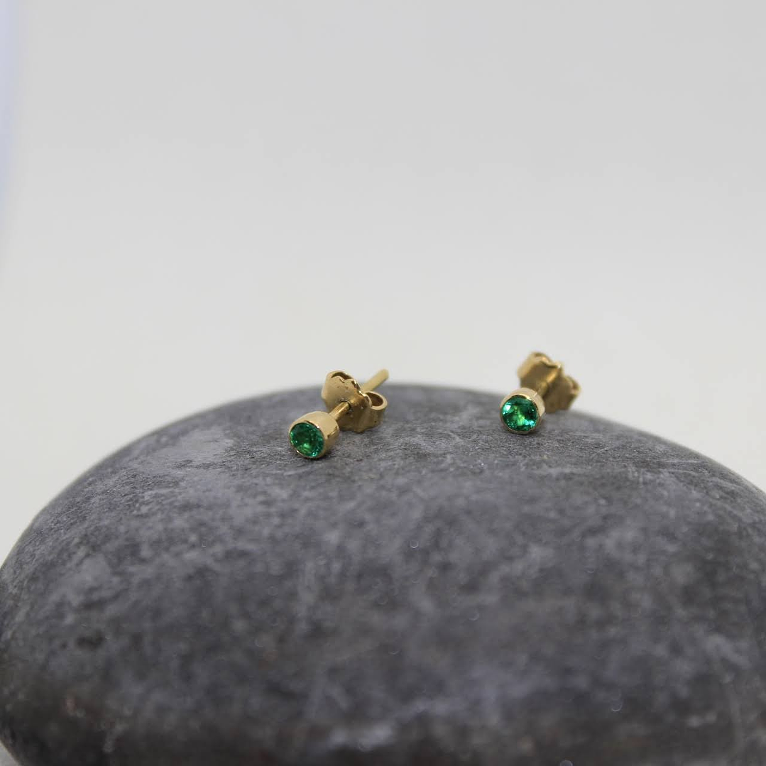 Aretes esmeralda oro de 18k 2